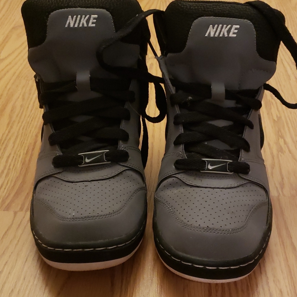 Nike high tops shoes